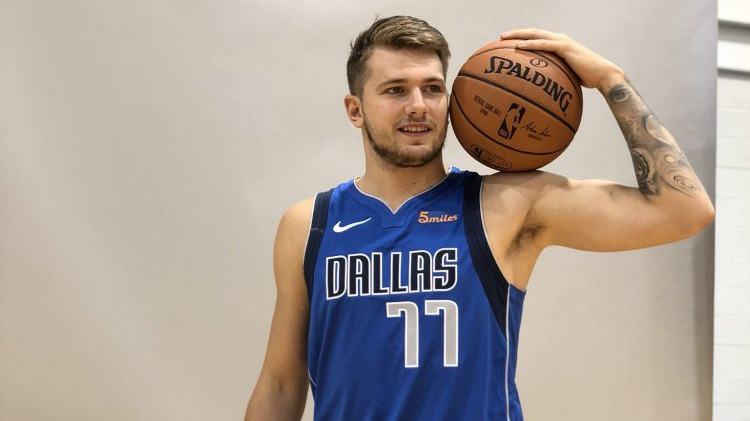 经在球队中 经在球队中