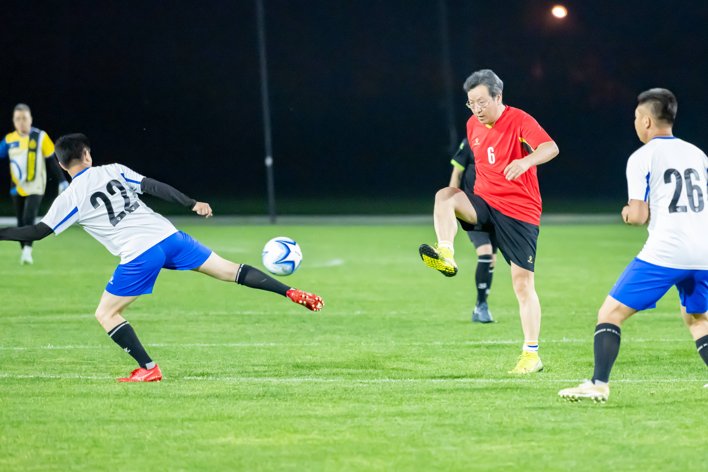 超与亚冠 超与亚冠